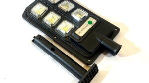 Foco Solar Led 50w C/Soporte Fotocélula / Soporte / Luz Fría