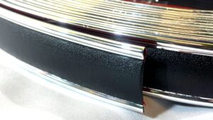 Moldura Negra+Lineas Cromo Autoadhesiva 30mmx1m Decorativa o Protectora Automóvil