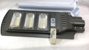 Foco Solar 150w-168 Leds C/Soporte Metal + Control Remoto + 4 Films Colores / Sensor Movimiento / Fotocelula