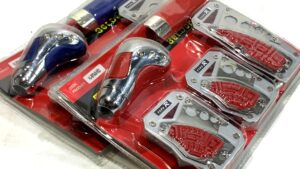 Juego Pedaleras Universales + Palanca Cambios + Cubre Freno Mano Deportivos Mod.HJ-BP34B