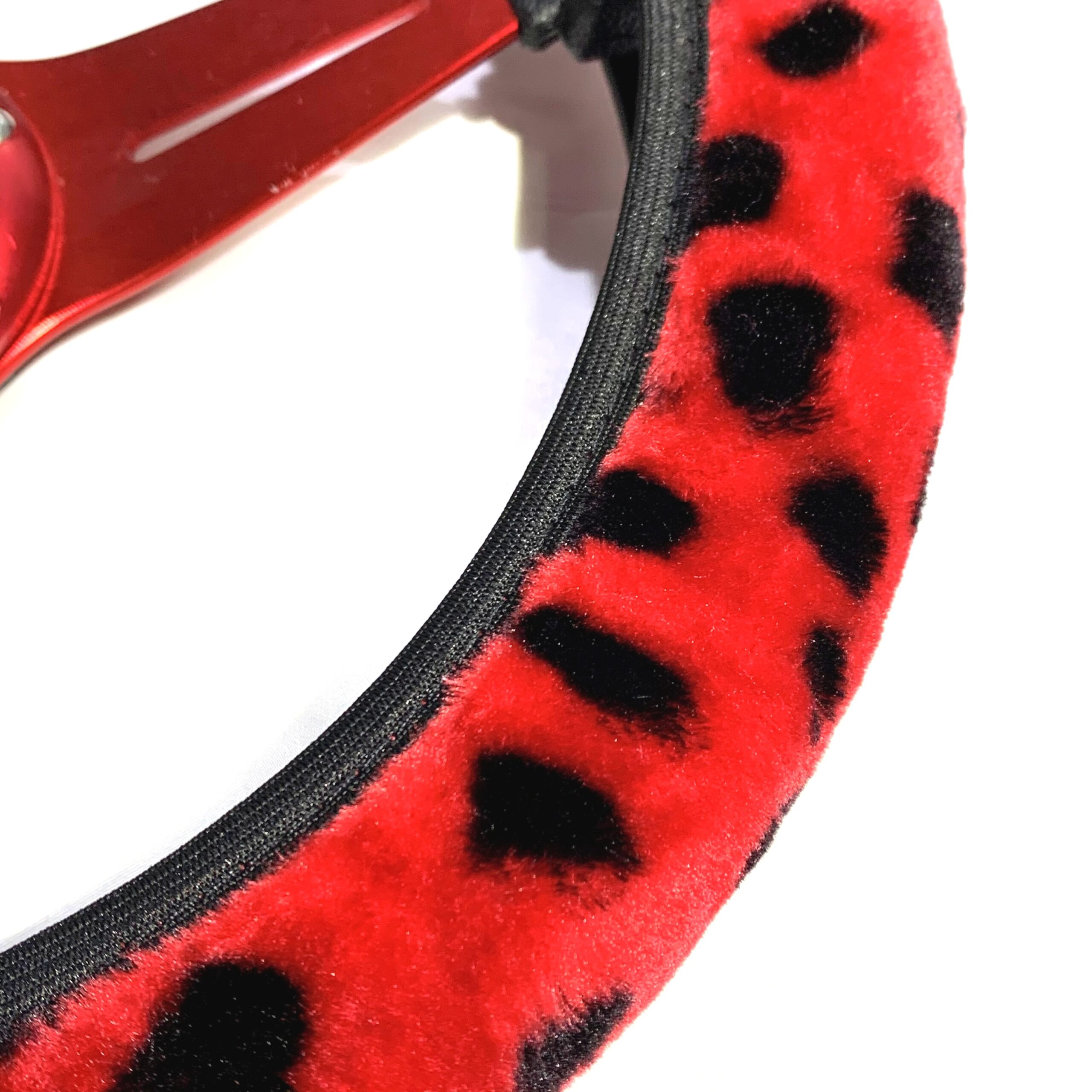Cubre Volante Forro + Cubre Palanca Cambios + Cubre Varilla Freno Mano Animal Print Rojo/Negro Diámetro 38cm - Imagen 11