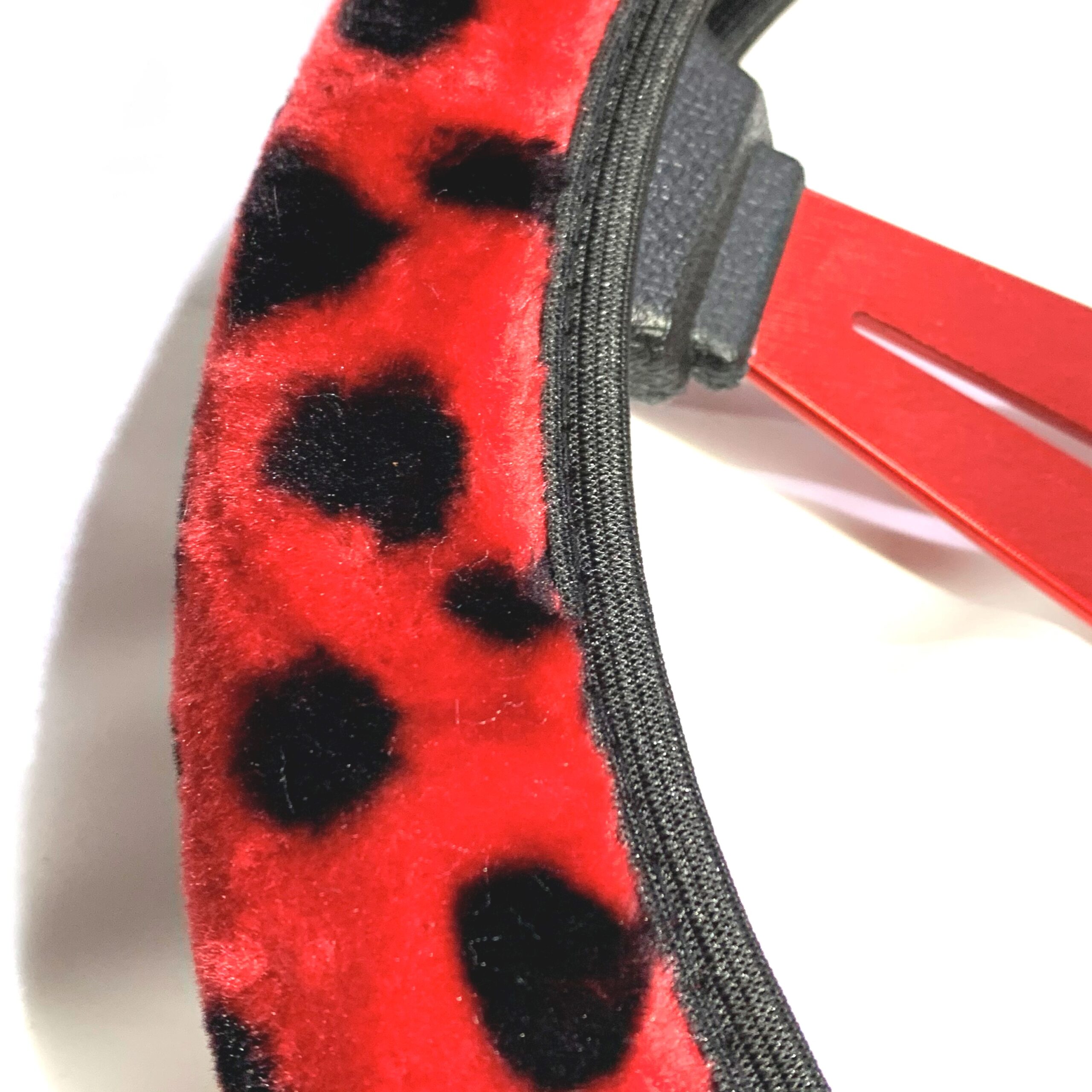 Cubre Volante Forro + Cubre Palanca Cambios + Cubre Varilla Freno Mano Animal Print Rojo/Negro Diámetro 38cm - Imagen 10