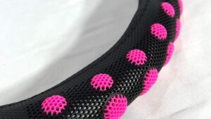 Cubre Volante Universal PVC C/ Detalle Rosado - Diámetro 38cm Dama / Femenino