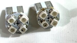 Lamparas T10 - 4 Leds - 3W-12v Ambar P/Tablero / Posición / Interiores Automóviles x Par
