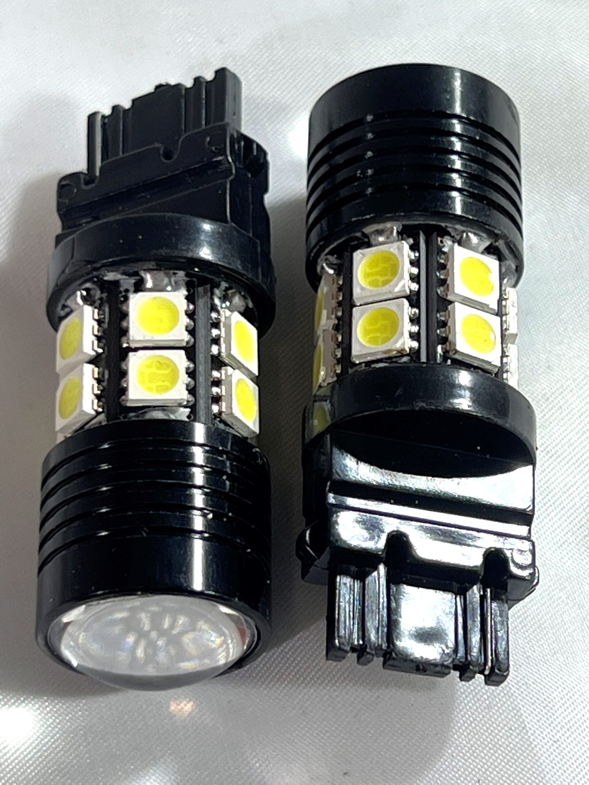 Lamparas T20 1 Polo - 13 Leds+Lupa 5730 - 12v Blanca Ultra Potente P/ Automóviles x Par
