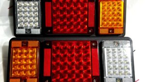 Faroles Leds Traseros Trailers Camion 24v Luces : Posición / Freno / Señalero / Marcha Atrás - 14.5cmx34.5cm Juego x 2