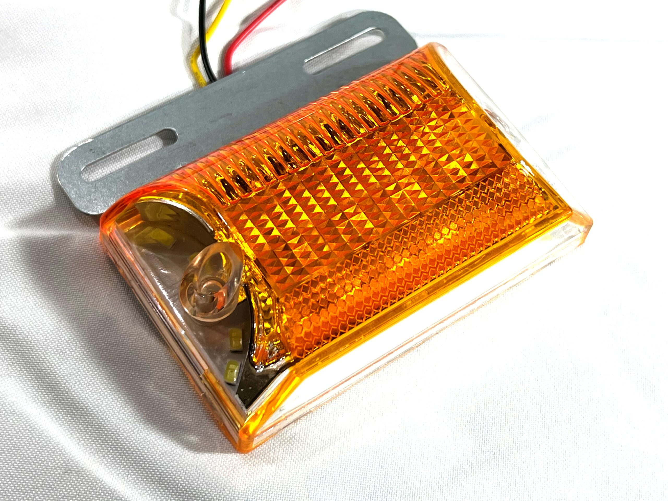 Farolitos Leds Para Trailers / Laterales Camión 24v Uso : Posición / Freno / Señalero / Marcha Atrás (1 Par x Color : Blanco/ Rojo/ Ambar) Mod.A073 - Imagen 10