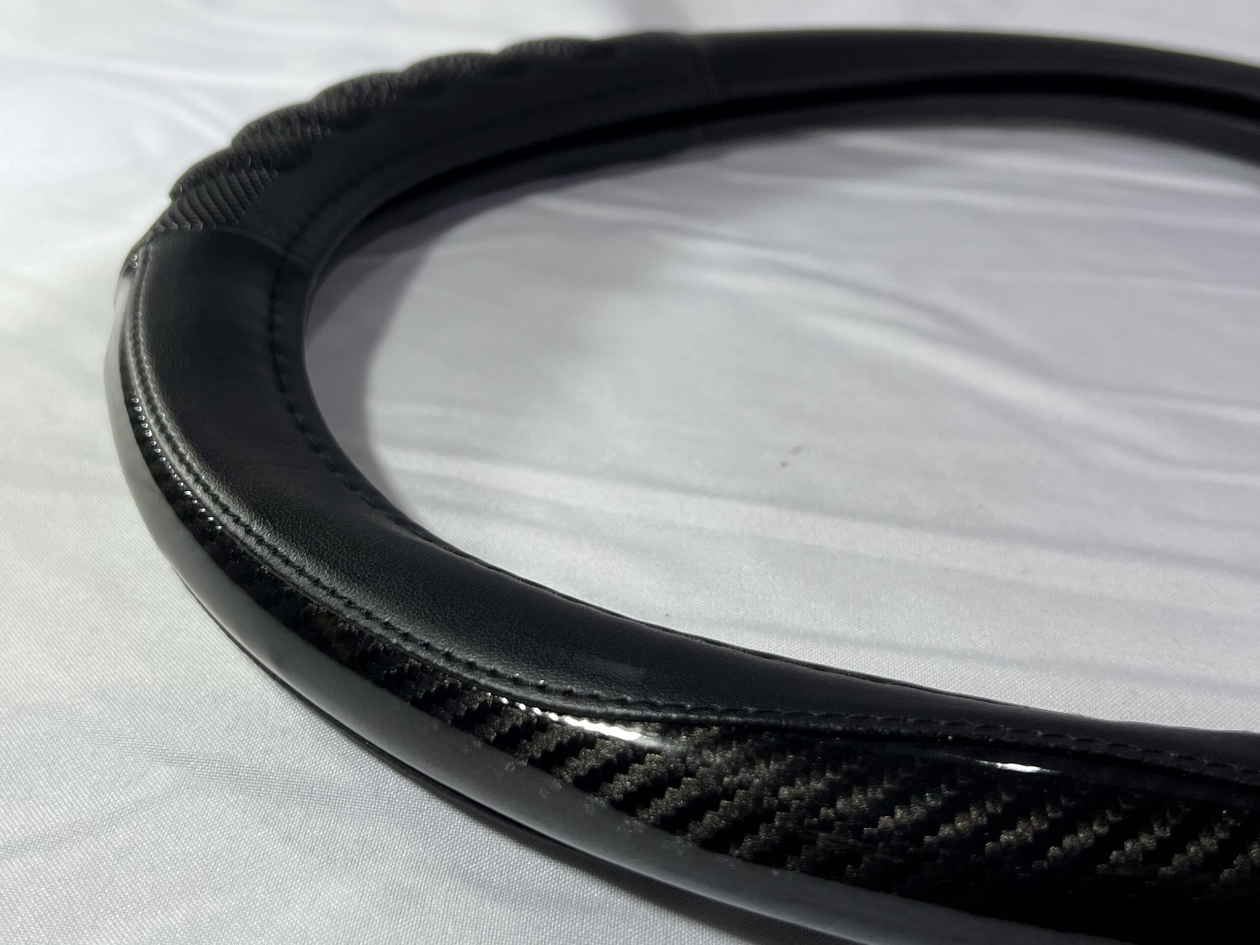 Cubre Volante Universal PVC Diámetro 38cm / Negro & Fibra Carbono Negro - Mod.824-2BK - Imagen 4