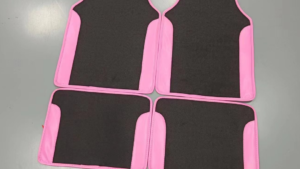 Juego Alfombras Pisos Automóvil Filetro Negro+ PVC Rosado 4 Piezas Damas Mod.A200R