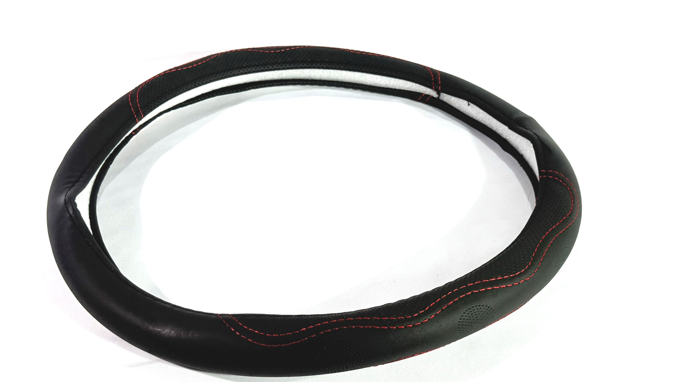 Cubre Volante Universal Cuerina Diámetro 38cm / Negro+Hilo Rojo Mod.38RED
