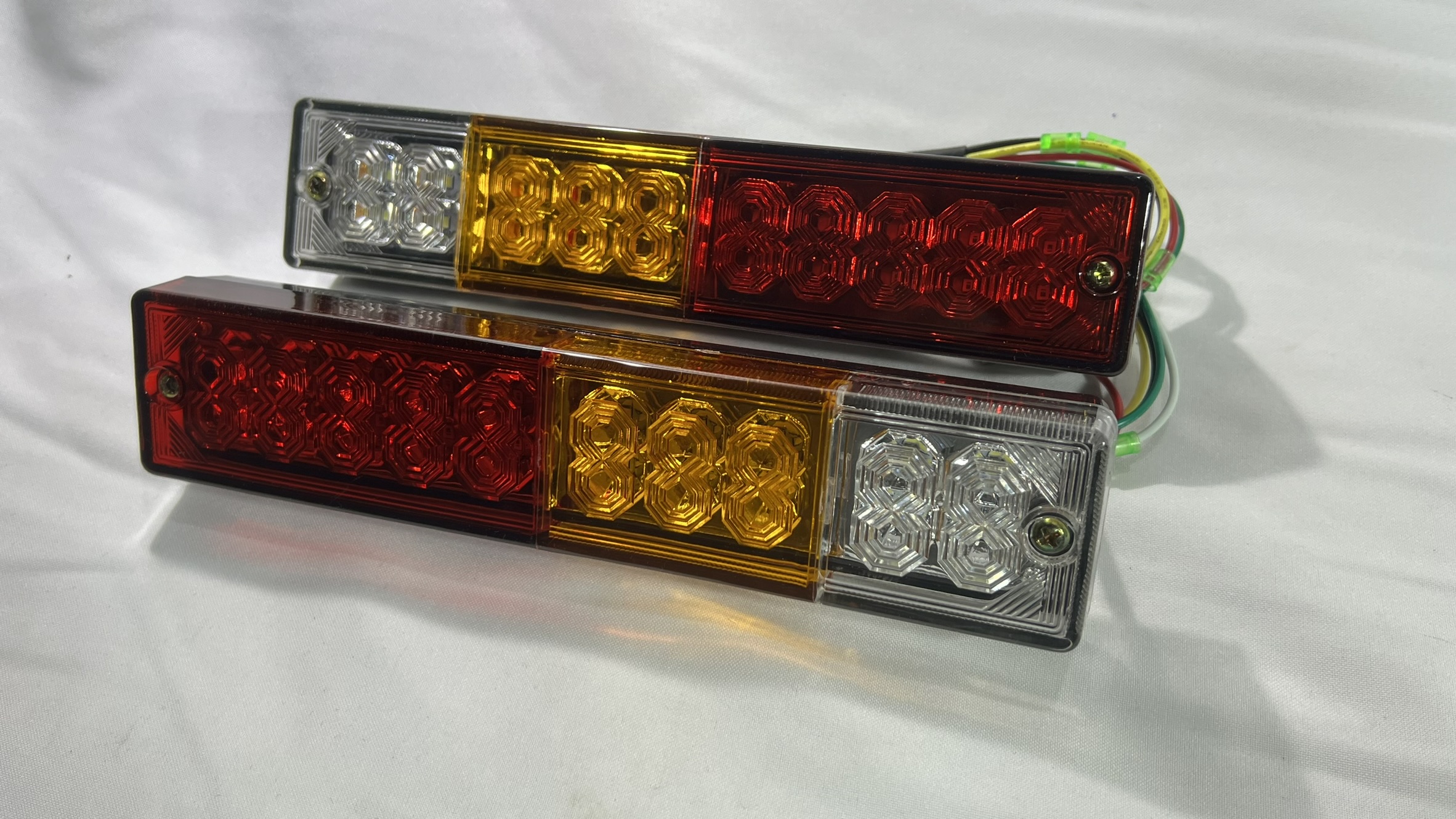 Faroles Leds Traseros Trailers Camion 10-30v Luces : Posición / Freno / Señalero / Marcha Atrás - 24cmx5cm Juego x2 - Mod.081 - Imagen 4