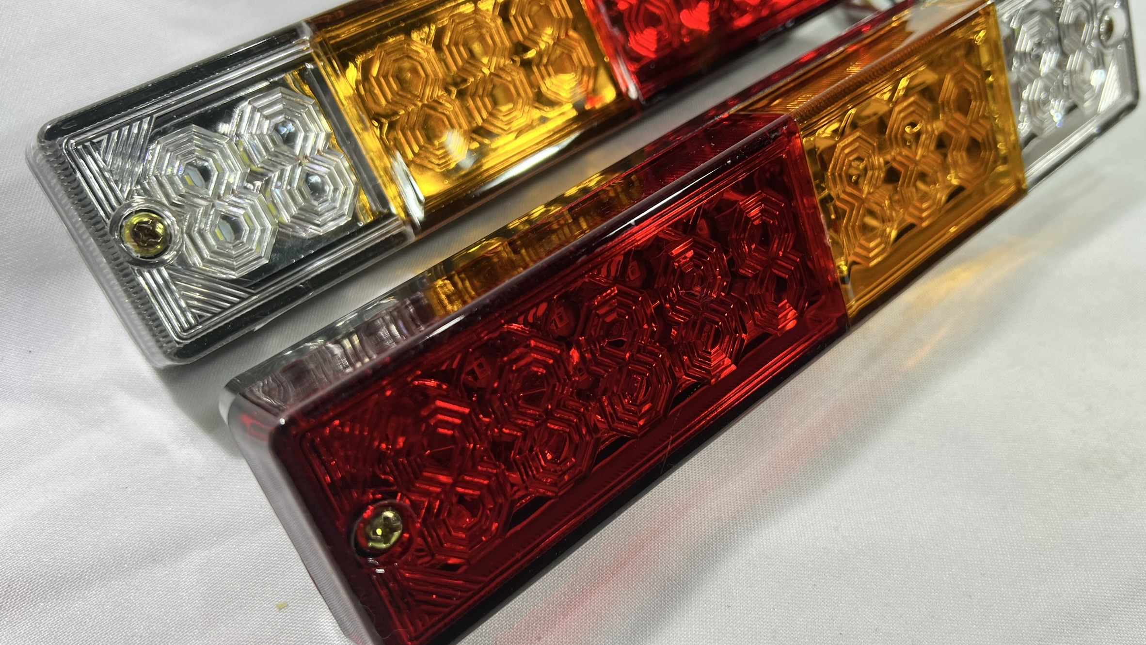 Faroles Leds Traseros Trailers Camion 10-30v Luces : Posición / Freno / Señalero / Marcha Atrás - 24cmx5cm Juego x2 - Mod.081 - Imagen 5