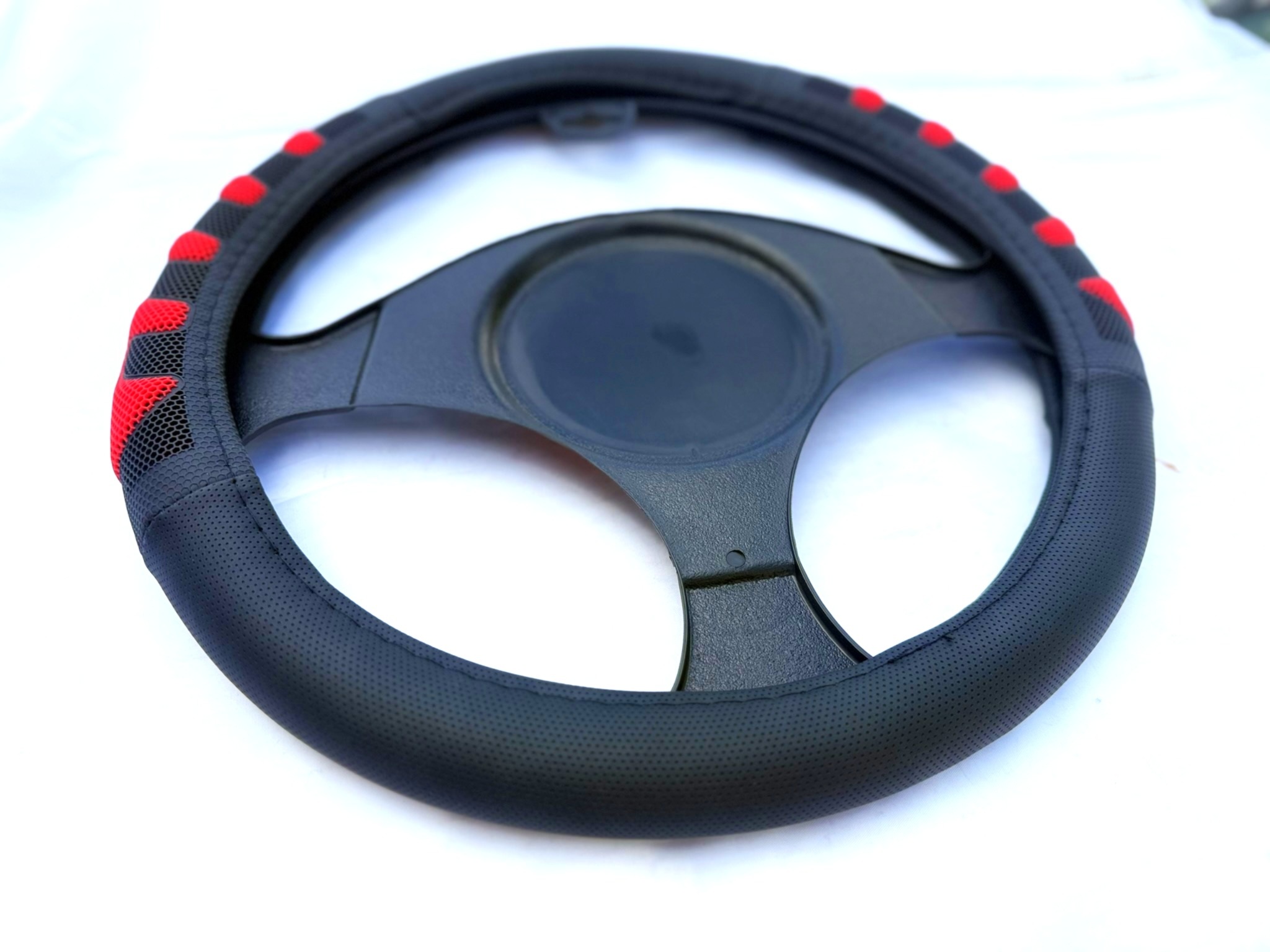 Cubre Volante Universal PVC Diámetro 38cm / Negro + Detalle Rojo - Mod.R123
