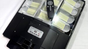 Foco Solar 500w-576 Leds C/Soporte Metal + 4 Films Colores / Sensor Movimiento / Fotocélula / Control Remoto Mod.8389