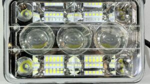 Foco Led Luz Día Caminero  24 Leds + 3 Cobs Lupa - 240w / Rectangular / Automóvil - Moto / 16.5cmx10.5cm  / Unidad - Mod.5186