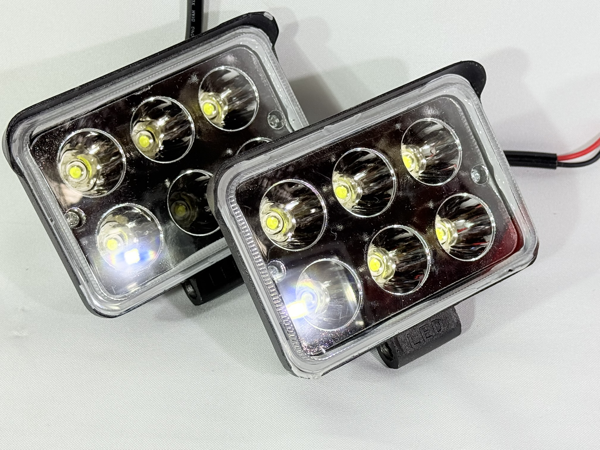 Foco Led Luz Día Caminero 6 Leds 60w / Rectangular / Automóvil - Moto / 7.5cmx11cm / Caja x Par - Mod.5681 - Imagen 7