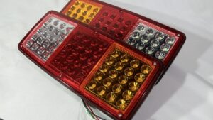 Faroles Leds Traseros Trailers Camion 12-24v Luces : Posición / Freno / Señalero / Marcha Atrás / 60 Leds / 34cmx14cm Juego x 2 - Mod.056