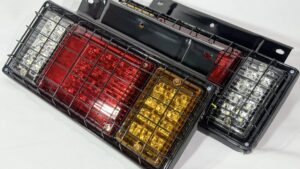 Faroles Leds Traseros C/ Rejas - Metálico / Trailers Camión 12v-30v Luces : Posición / Freno / Señalero / Marcha Atrás / 33.5cmx15cm Juego x 2 - Mod.H109