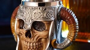 Taza Jarra Decorativa Calavera Vikingo + Asas Cuernos / Medieval / Material : Imágenes Medievales Resina & Recipiente Acero Inoxidable / Cerveza - Refrescos - Café - Etc. / 12x11.5x16cm / Capacidad 450ml - Mod.SKA07