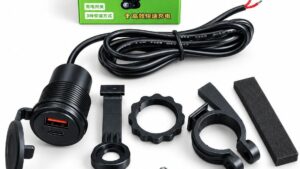 Cargador Moto / Auto / Motorhome Encastre - Doble Puerto / Usb + Tipo C / 12v - Output : DC 5V/2.1-1.0A / Mod.LH26